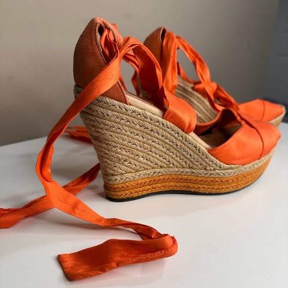 UGG Australia ‘Luciana’ Heel Wedge Sandals - Picture 5 of 5
